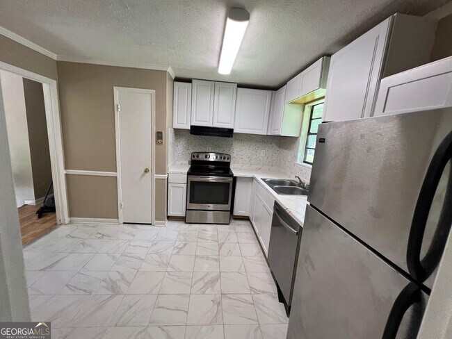 Building Photo - 152 Rountree Rd