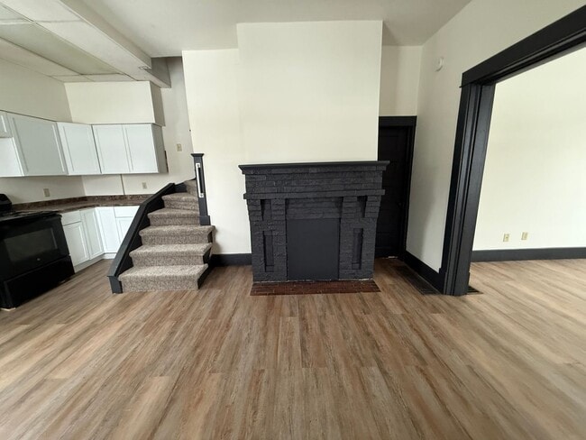 Building Photo - 902 E Kemp Ave