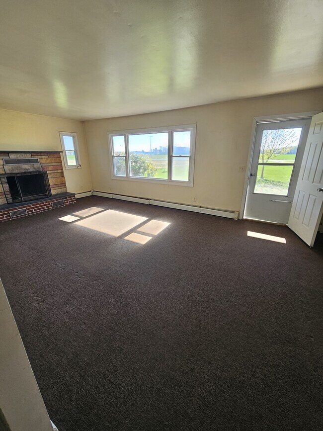 Building Photo - 7110 Noble Rd