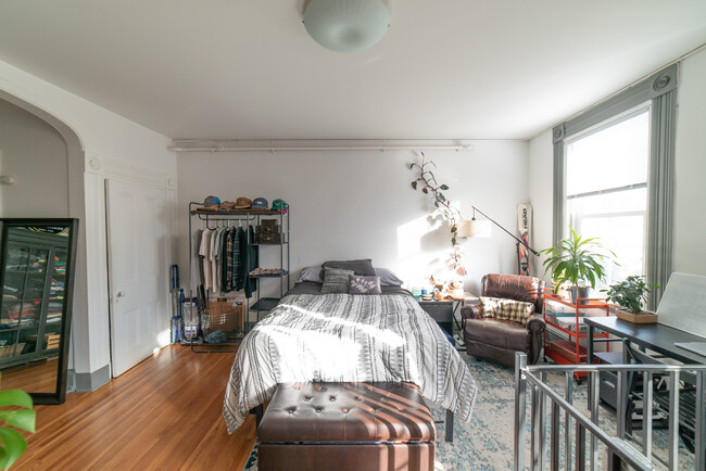 Bedroom - 988 N 5th St