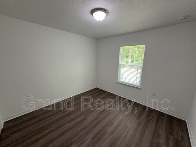 Building Photo - 5206 McCallister St