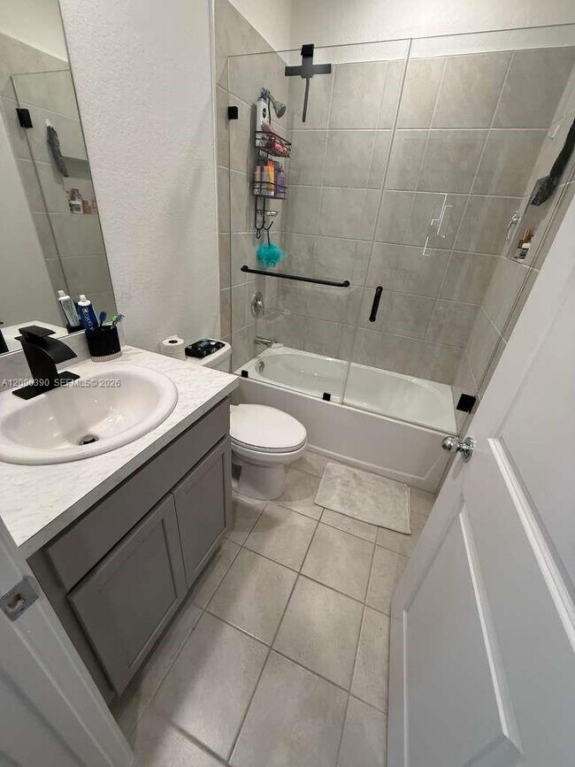 Building Photo - 441 NE 13th St