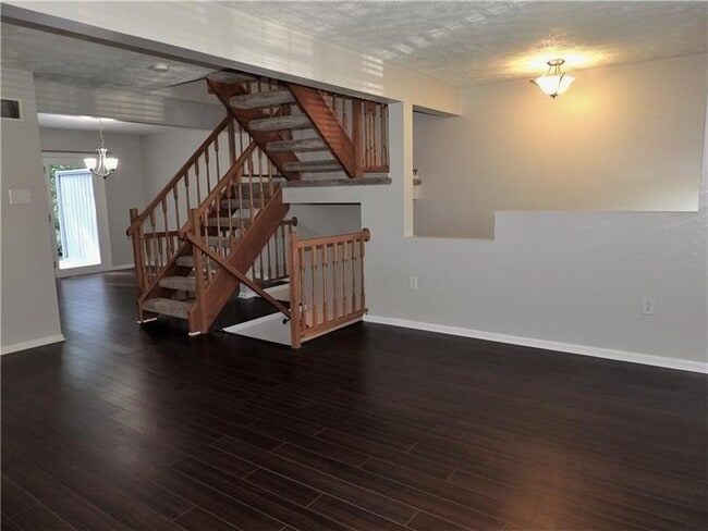 Building Photo - 2630 Birchwood Ln