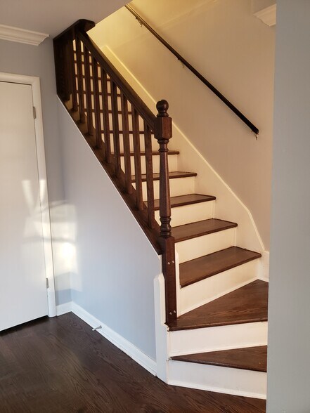Building Photo - 6615 Walrond Ave