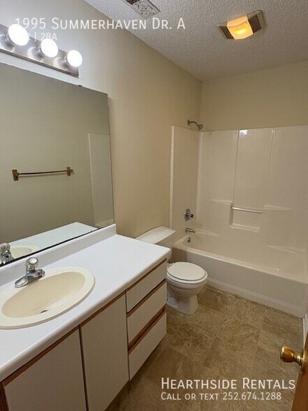 Building Photo - 1995 Summerhaven Dr