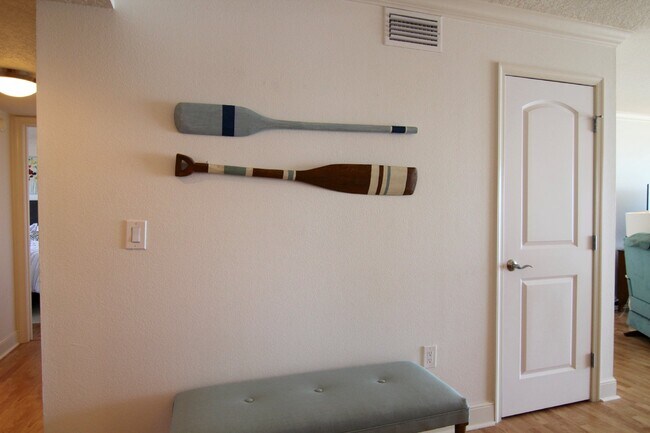 Building Photo - Gorgeous Furnished Direct Ocean Condo in Indialantic