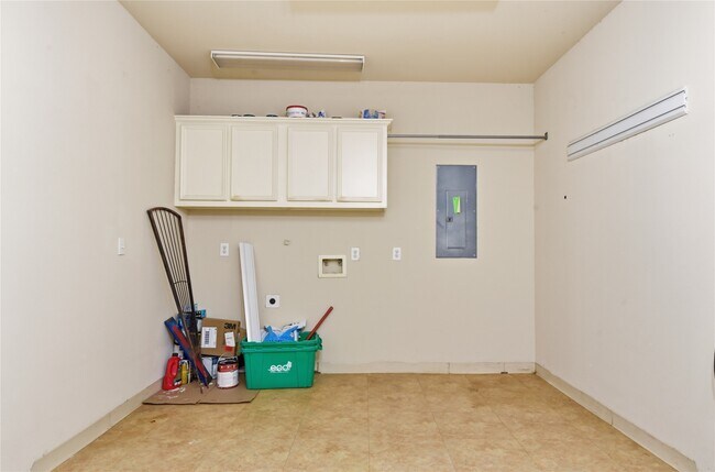 Building Photo - 415 San Julio St