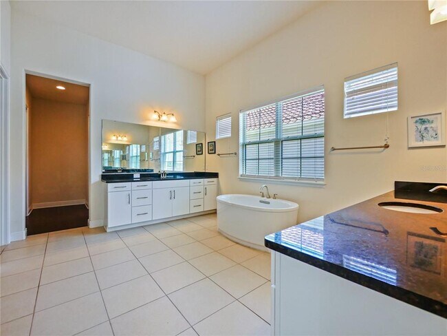 Building Photo - 15704 Marina Bay Dr