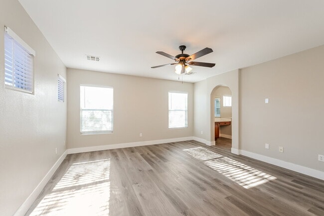 Building Photo - 9281 William Hill Ave