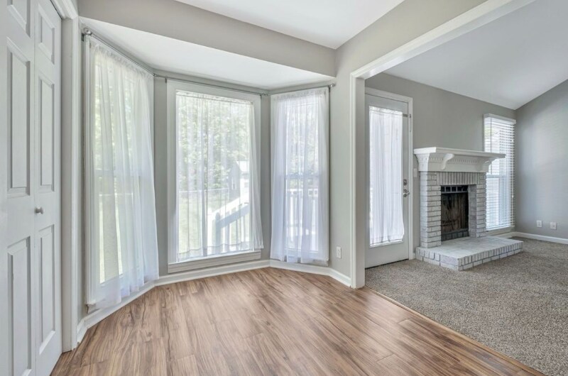 Building Photo - 1017 Rolling Meadow Dr