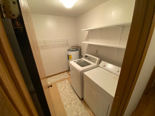Laundry Room - 2543 Neil Armstrong Dr