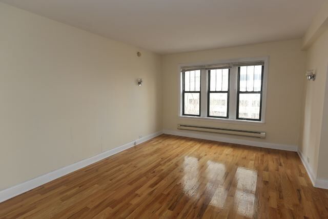 Building Photo - 1314 N Dearborn