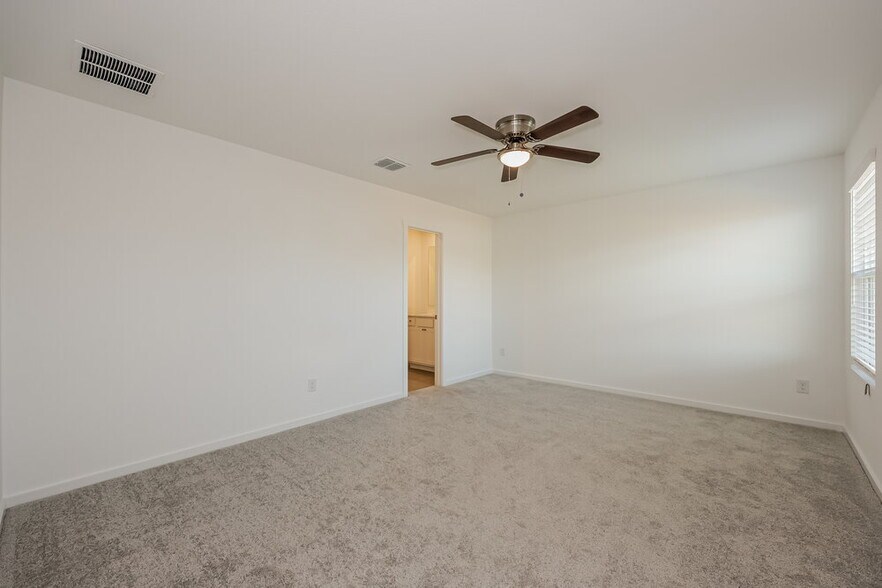 Building Photo - 101 Wren Wy