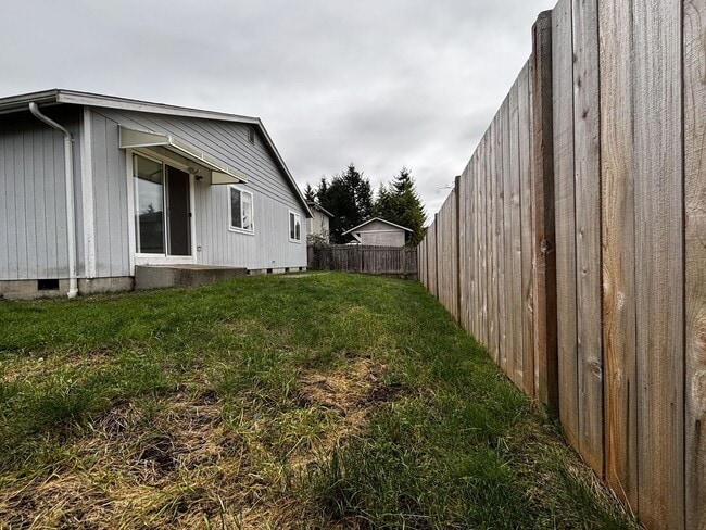 Building Photo - 5614 103rd St NE