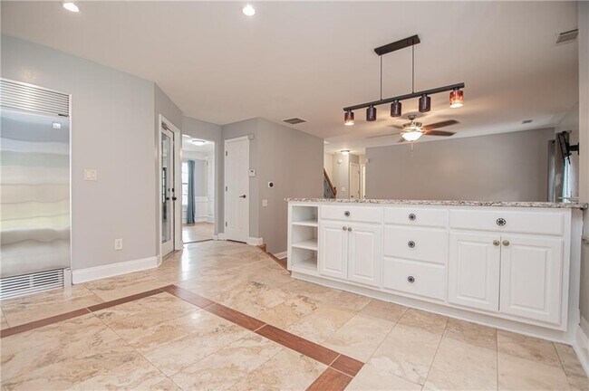 Building Photo - 1790 Tuftstown Ct