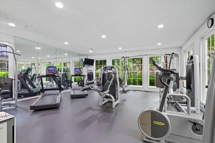 Building Photo - 1524 Lincoln Way