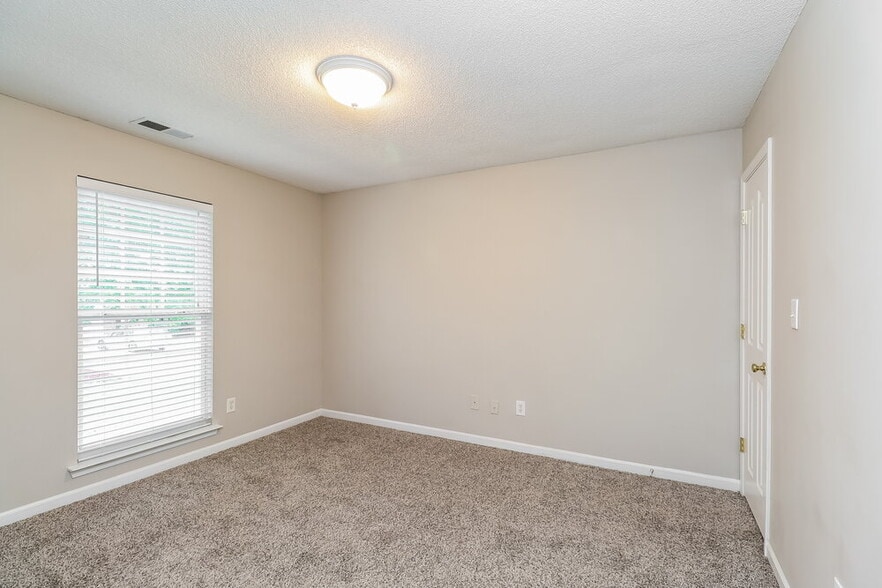 Building Photo - 6123 Goldenfield Dr