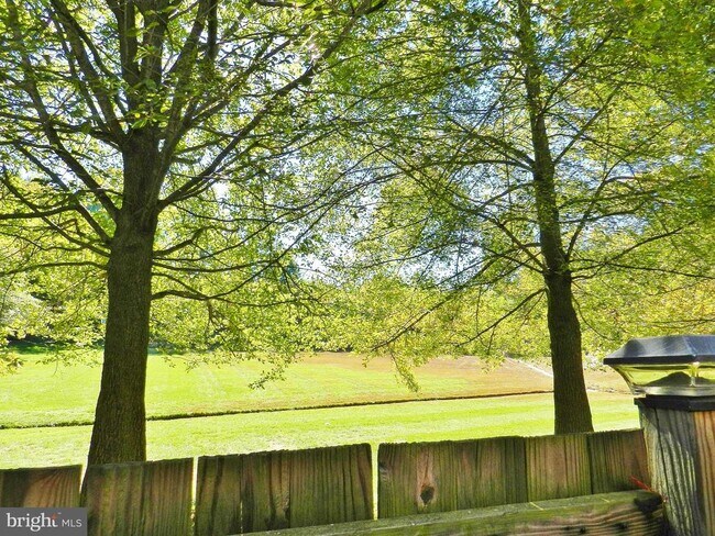 Building Photo - 4235 Fox Lake Dr