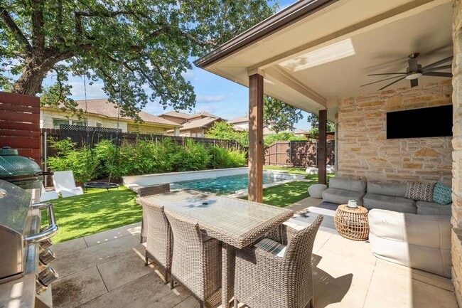 Building Photo - 6701 Teulada Dr