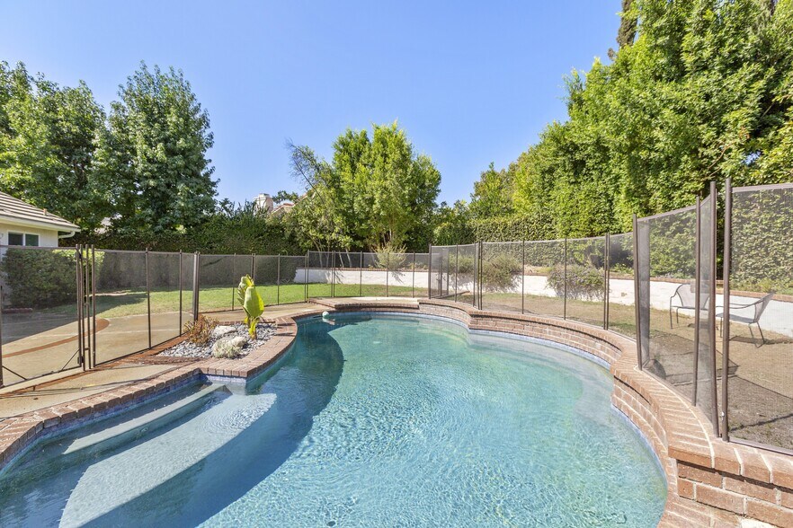 Pool - 6146 Shadycreek Dr