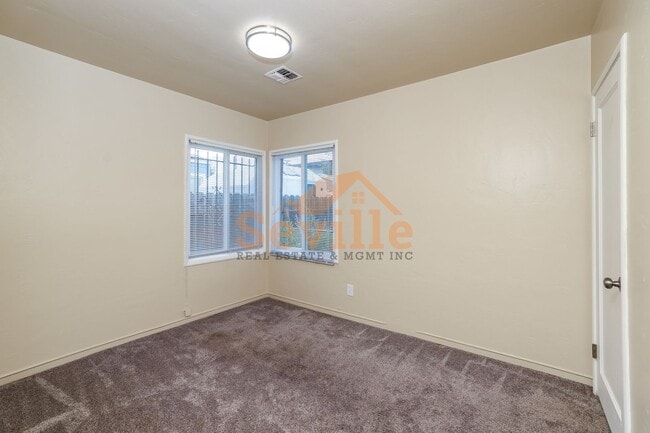 Building Photo - Single story 3BR/1BA home in convenient South Berkeley neighborhood.