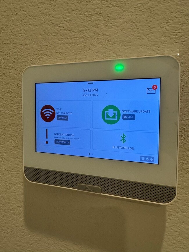 Building Photo - 1521 Golf Club Dr