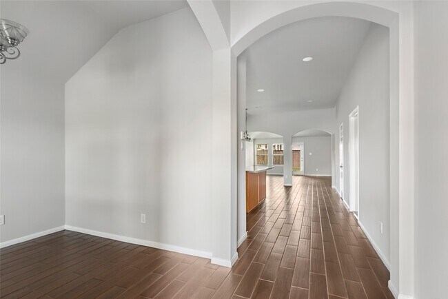 Building Photo - 21915 Saragosa Pond Ln