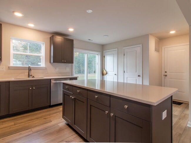 Building Photo - YEAR-ROUND RENTAL- UNFURNISHED - SINGLE FAMILY - GEORGETWON