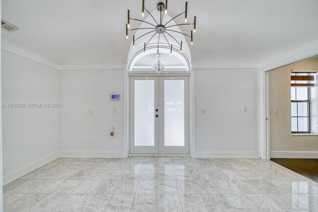 Building Photo - 1442 Coruna Ave