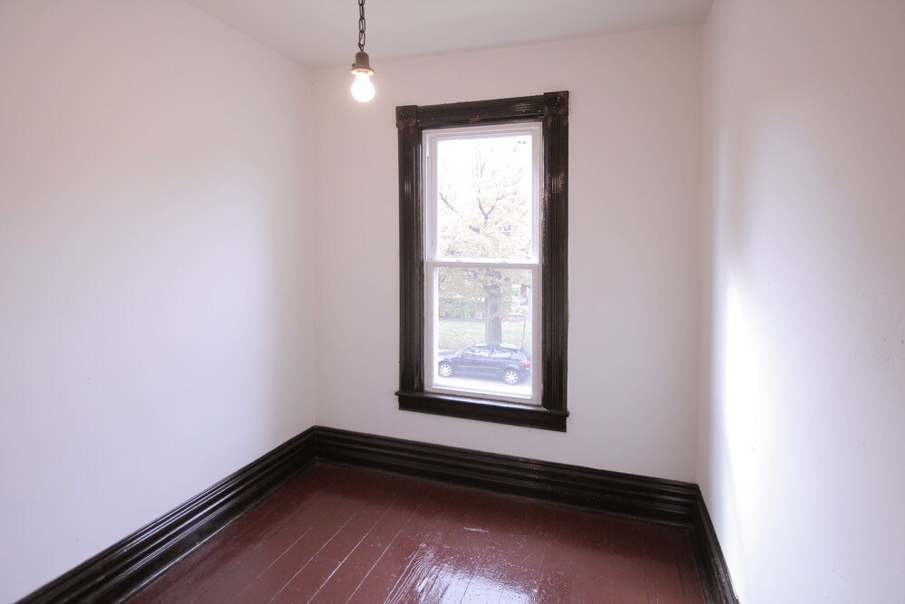 Building Photo - 401 Franklin Ave