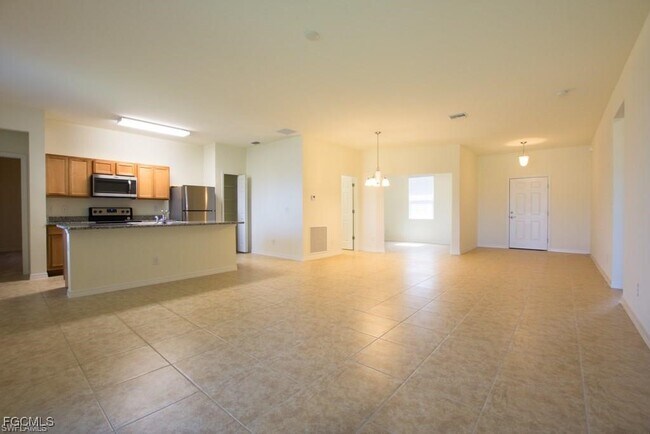 Building Photo - 3005 NW 41st Pl