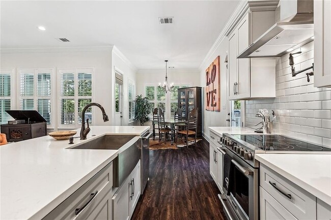 Building Photo - 12099 Jones Rd