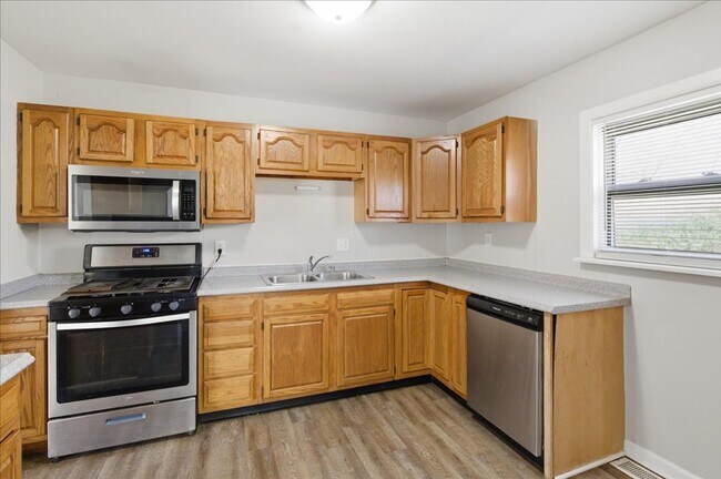 Building Photo - 3226 Voigt Dr