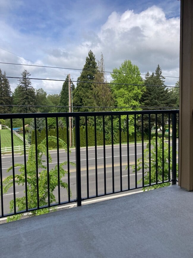 Building Photo - Beautiful Newer Home in Tigard