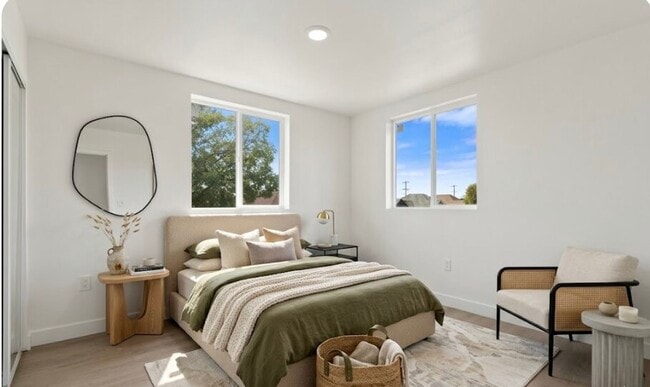 Building Photo - 835 E 33rd St