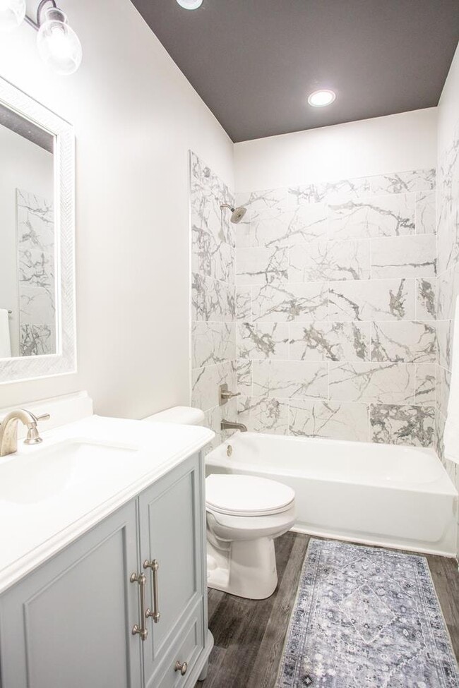 Building Photo - 823 Meridian Rd