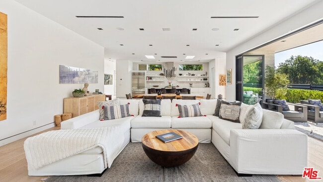 Building Photo - 5958 Paseo Cyn Dr