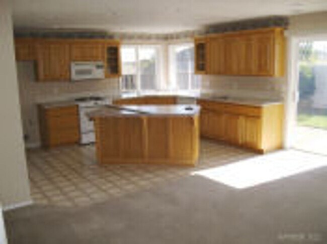 Building Photo - 1642 Diamond Peak Ct NW