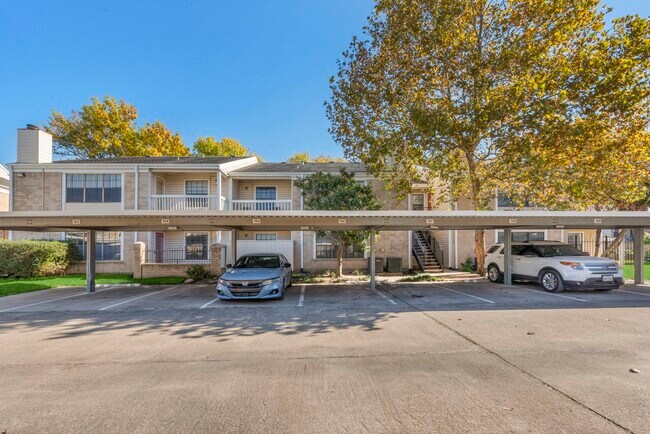 Building Photo - 2750 Holly Hall St