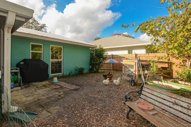 Building Photo - 2386 28th Ave SW