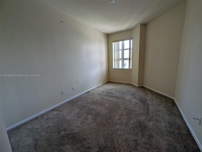 Building Photo - 403 S Sapodilla Ave