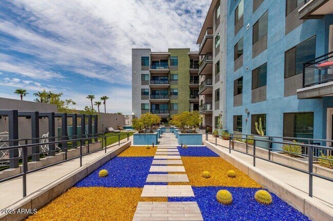 Building Photo - 3131 N Central Ave