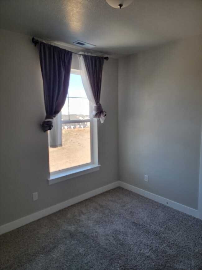 Building Photo - 4234 McKellen Dr