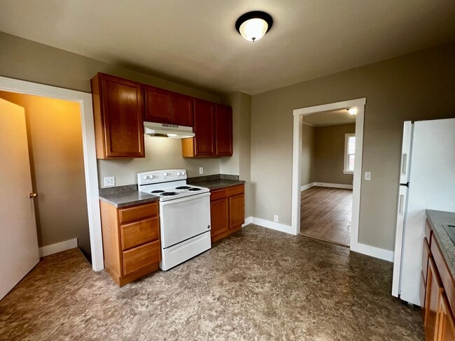 Building Photo - Charming 4-Bedroom Home with Office