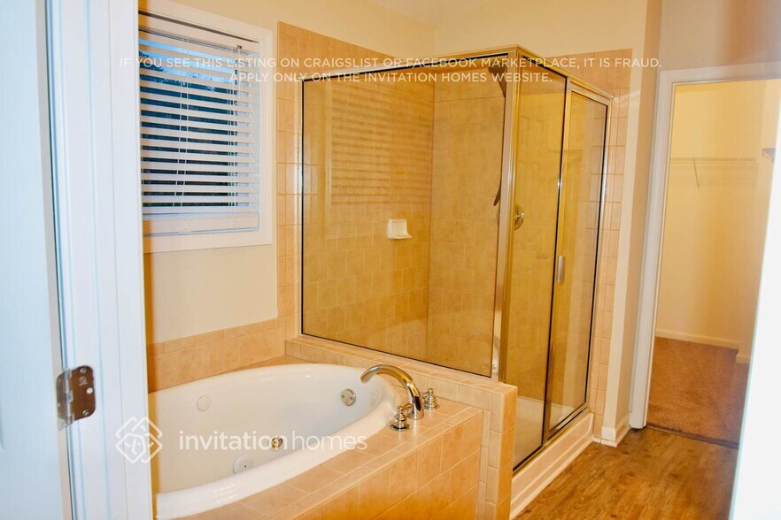 Building Photo - 2640 Wolf Lake Dr SW