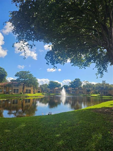 Building Photo - 4831 Via Palm Lakes
