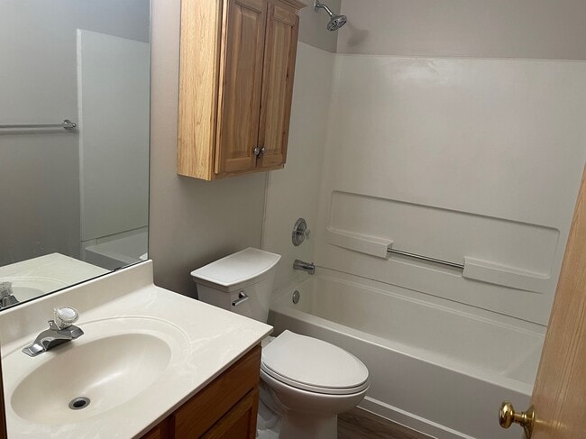 Building Photo - 9073 Scarlet Globe Dr