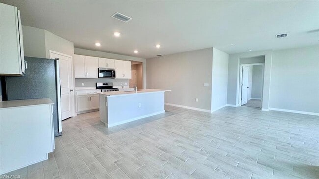 Building Photo - 17710 Shade Tree Loop