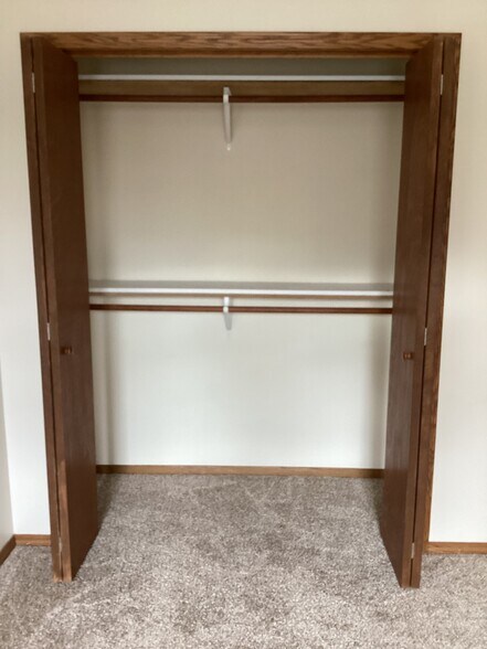 Large closet - 2305 Parmenter St