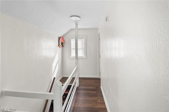 Building Photo - 505 Brown St